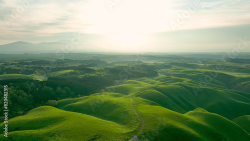 Schilderij op canvas 壮大な大地の風景　ドローン空撮