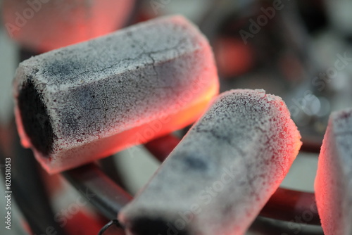 Schilderij op canvas Briquettes on the stove