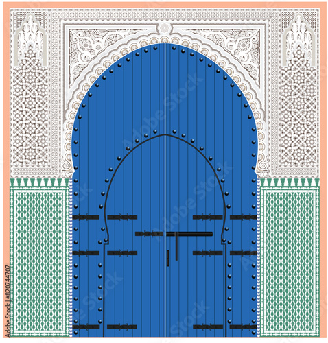 Marokkanisches Portal in Marrakesch mit blauer Tür
