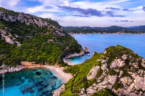 Wundersch  ne Bucht Porto Timoni als nat  rliche Sehensw  rdigkeit auf der griechischen Insel Korfu