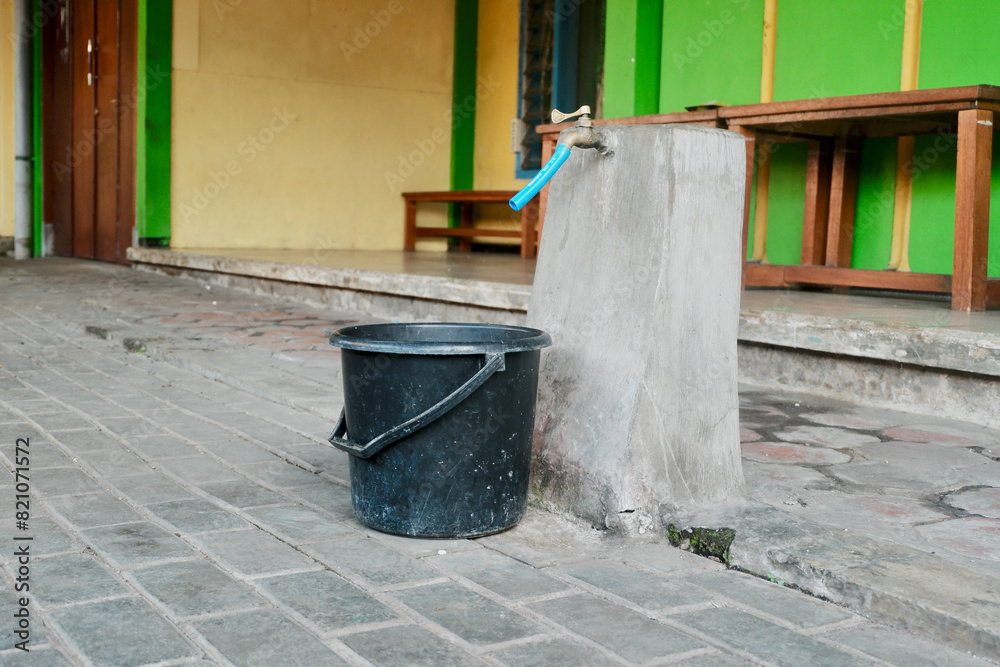 Water Fountain with Bucket: A Charming Blend of Tradition and Functionality Water Fountain with Bucket: A Charming Blend of Tradition and Functionality