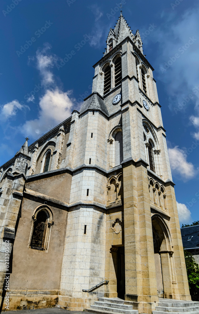 Fototapeta premium Magnificent landscape of the church of Soustons in the southwest of France
