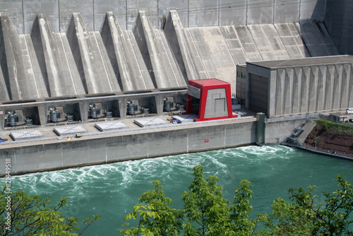 Obraz na płótnie A huge hydro electric power plant on a river. w salonie