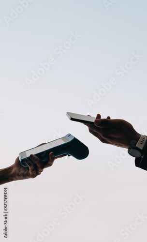 Foto NFC for smartphones: Tap to pay with convenience and ease