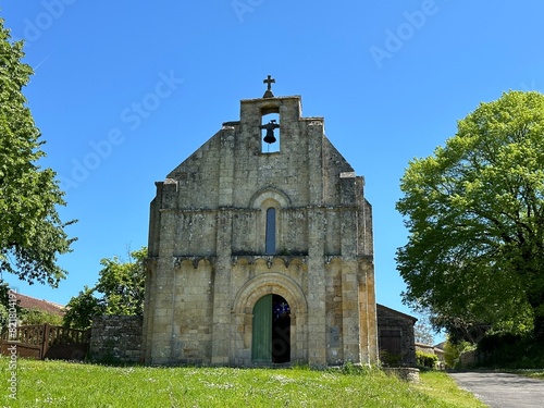 L'église Saint Genis d' Embourie 