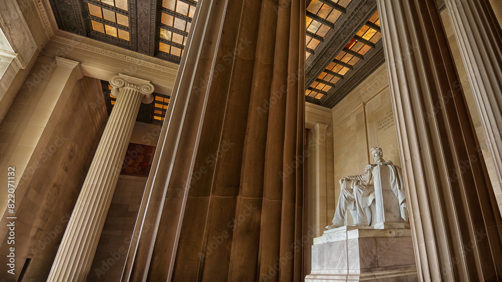 Fototapeta premium Lincoln memoria on the National Mall in Washington DC, USA