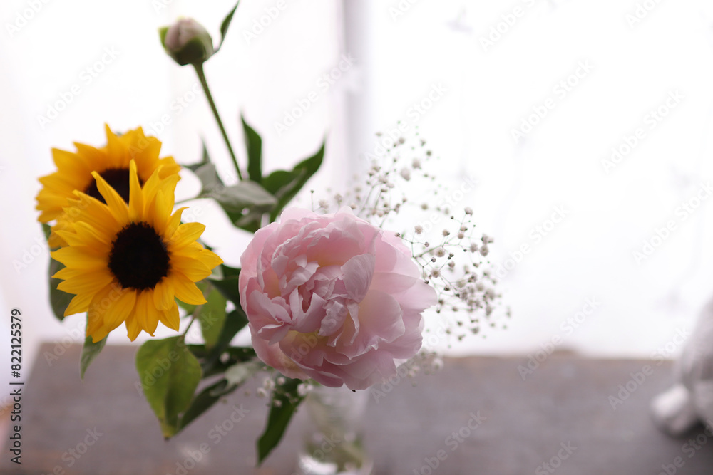 Obraz premium 綺麗な花と白い背景