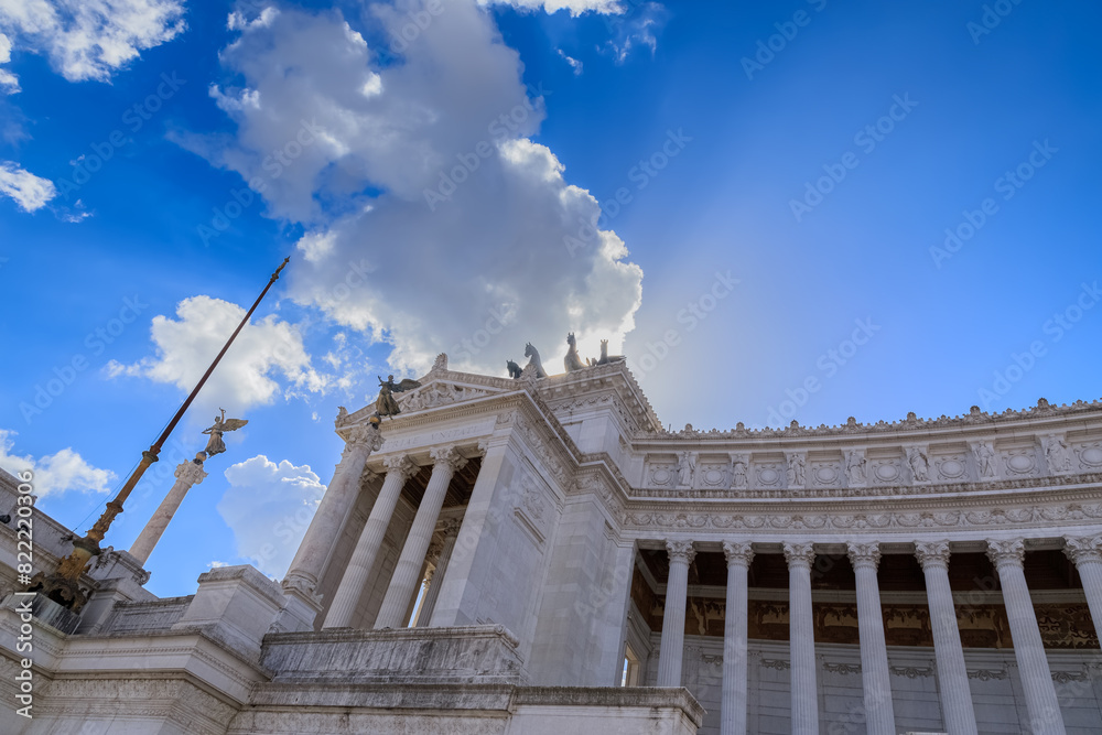 Φωτογραφία The majestic Altar of the Fatherland (Altare della Patria) in Rome: it is the emblem of Italy in the world, symbol of change, of the Risorgimento and of the Constitution