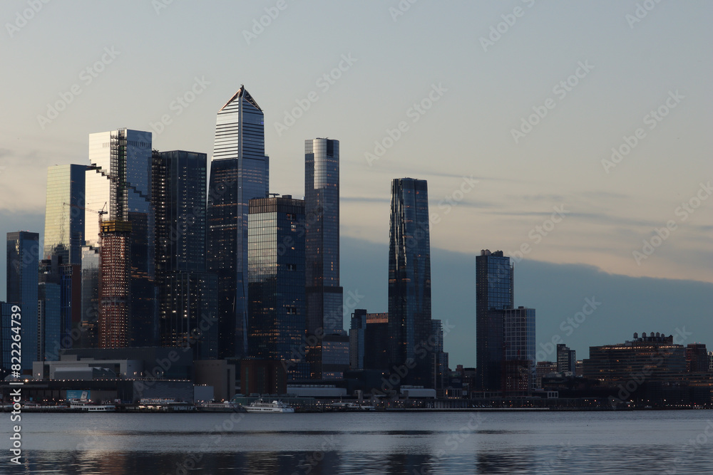Naklejka premium New York City Skyline - Dawn