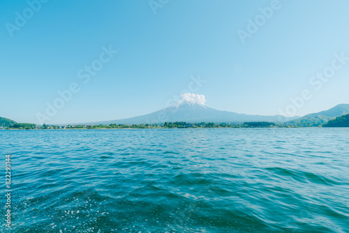 河口湖の上から見る富士山