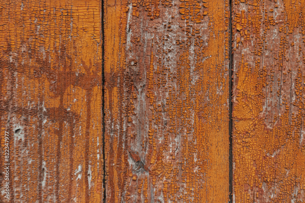 The wood grain is rough and the paint is peeling The wood grain is rough and the paint is peeling