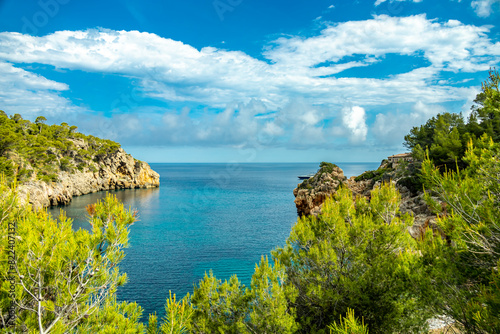 Küstenwanderung zur Bucht von Cala de Deià auf der wunderschönen Balearen Insel Mallorca - Spanien