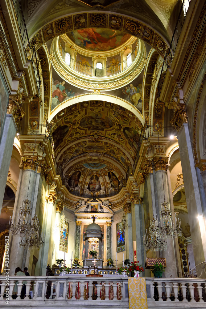 Obraz premium interior of the cathedral of Santa Maria Assunta in Romanesque architecture beginning of construction 11th century Acqui Terme Italy 