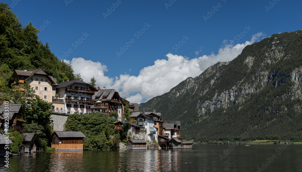 Fototapeta premium View of Hallstatt and Hallstätter See