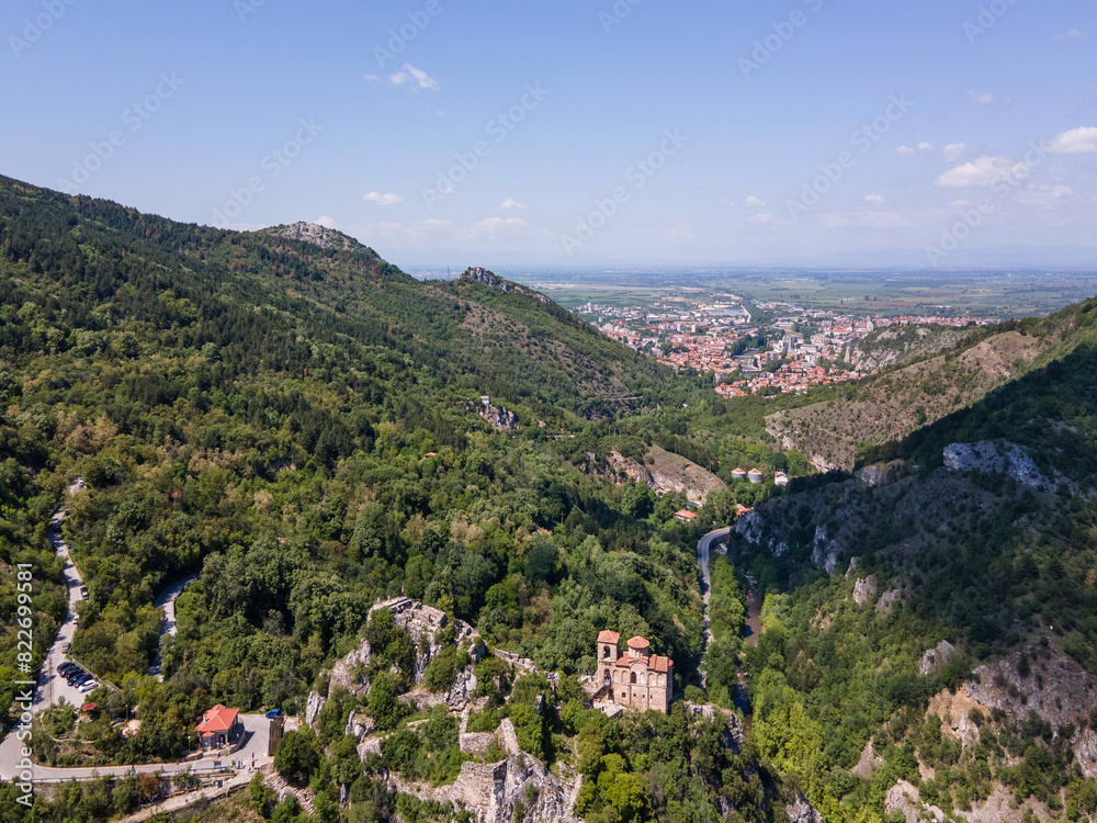 Fototapeta premium Ruins of Medieval Asen Fortress, Asenovgrad, Bulgaria