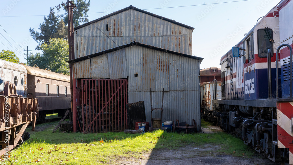Fototapeta premium train, shed, workshop 