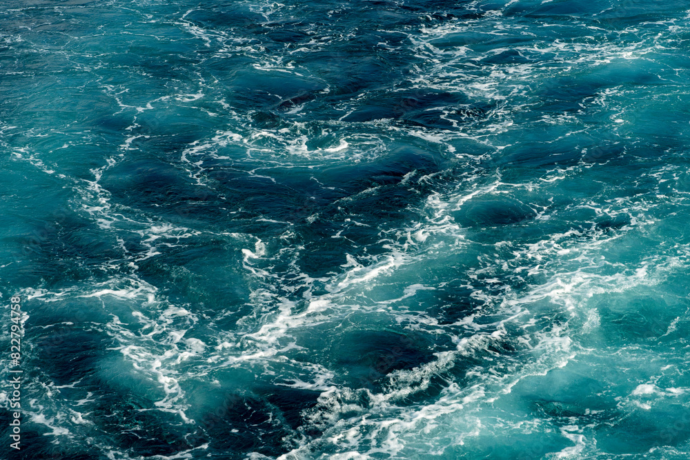 Obraz premium Background of water waves and gurgling sea water