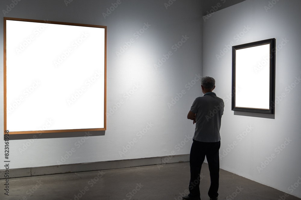 Fototapeta premium blank frame in gallery