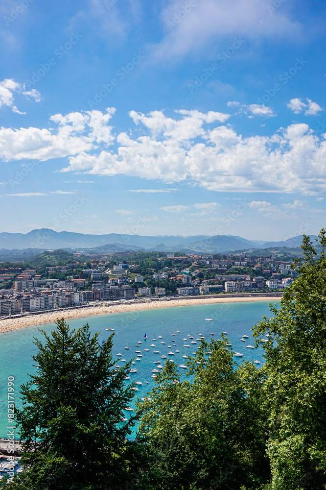 Fototapeta premium Beautiful beach in the north of Spain