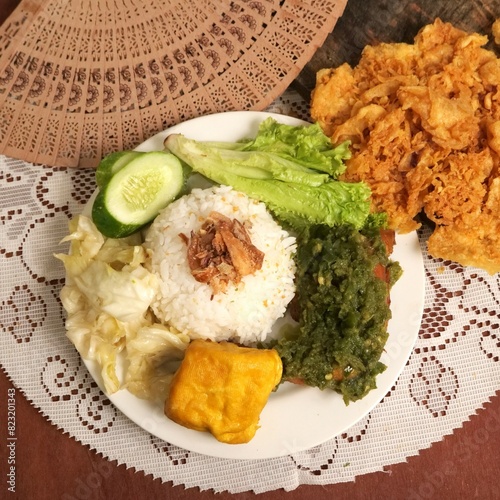 indonesia food , ayam bakar , ayam goreng