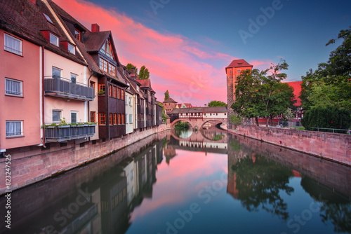 Obraz na płótnie Nuremberg, Germany. Cityscape image of old town Nuremberg, Bavaria, Germany at spring sunrise. w salonie