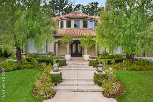 Exterior shot of a luxury home in Calabasas, California.