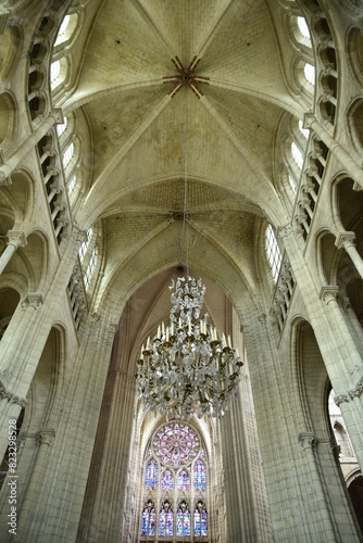 Voûtes gothiques de la cathédrale de Soissons. France