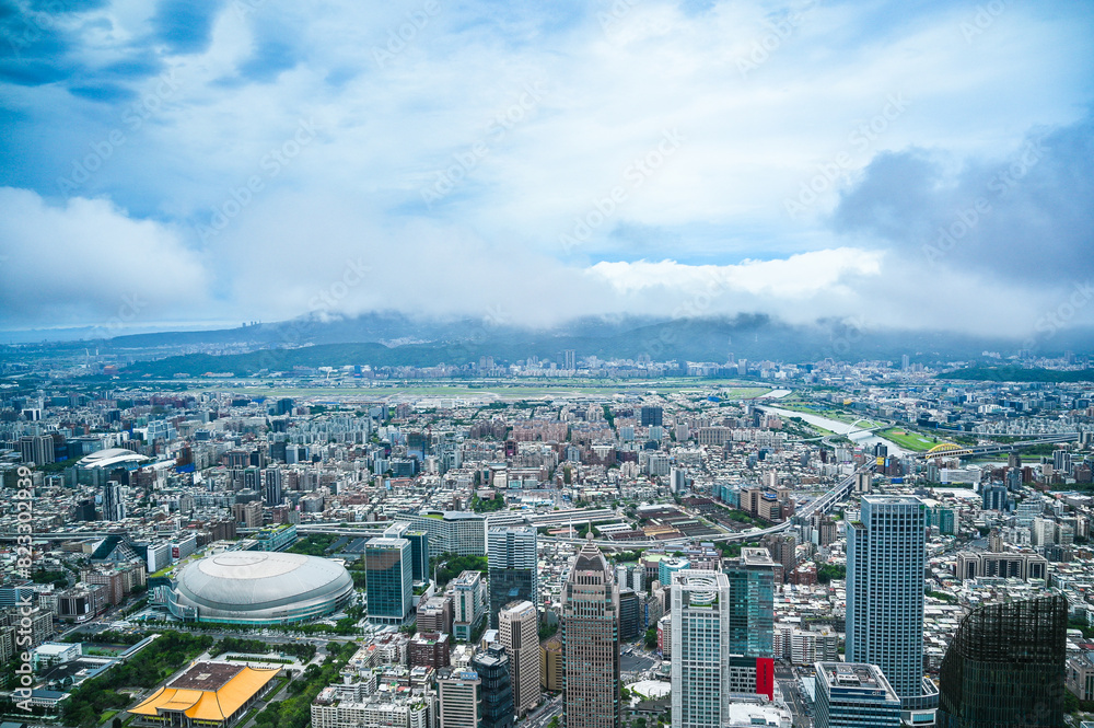Fototapeta premium 台湾台北の展望台からの都市風景