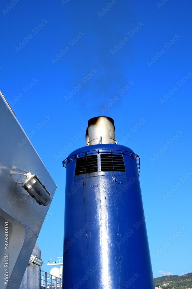 exhaust gas exhaust pipe of the ship - poluare exhaust gas exhaust pipe of the ship - poluare