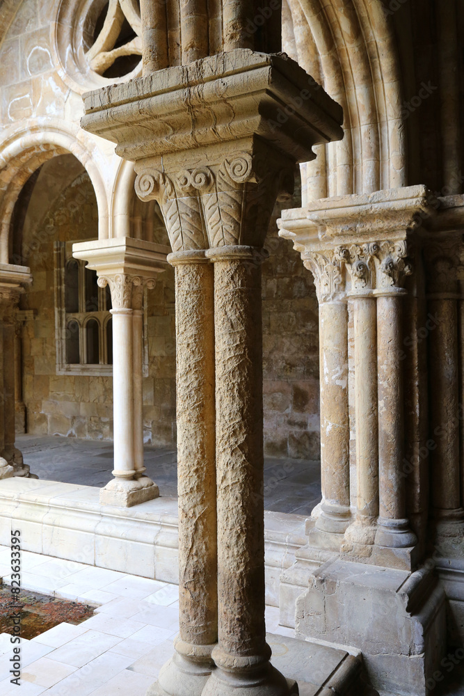 Fototapeta premium Cloister of Se Velha in Coimbra, Portugal