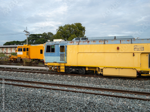 The maintenance train vehicle used for laying railway sleepers.
