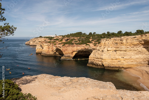 Cueva de Benagil en el Algarve, Portugal. 