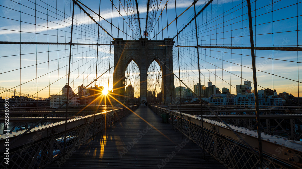 Fototapeta premium Morning, Brooklyn Bridge, New York