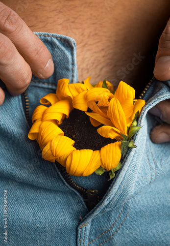 Man's Sun Flower In Jeans Clasp