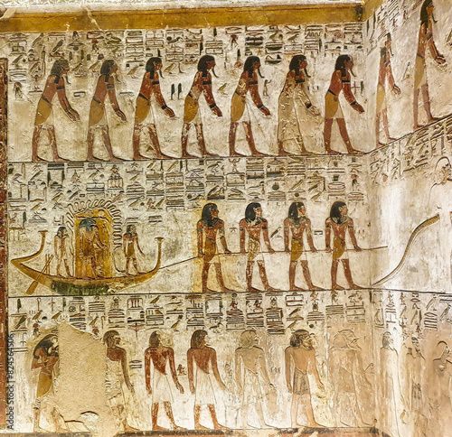 Fotografi Painted Wall reliefs from the Book of the Gates Hour 5 showing journey of the Ki