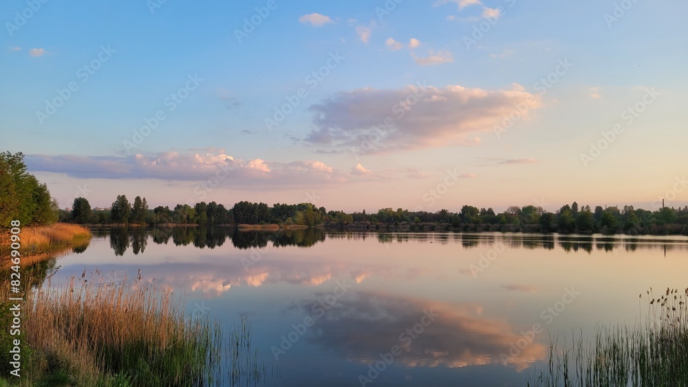Fototapeta premium sunset over the lake