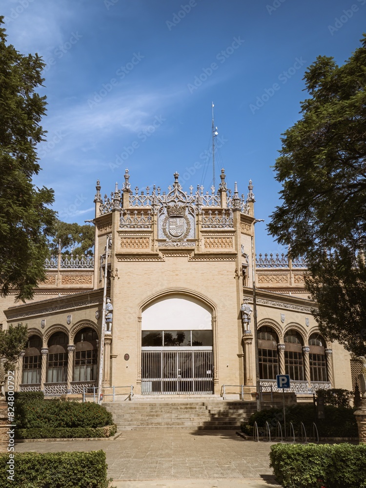 Obraz premium Royal pavilion (Pabellon Real) at Plaza de America in Parque Maria Luisa Park - Seville, Andalusia, Spain