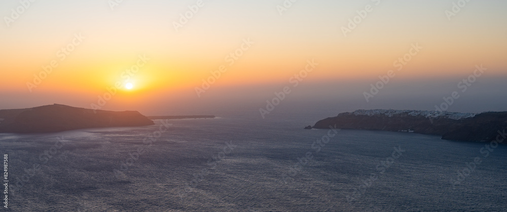 Fototapeta premium sunset over the sea
