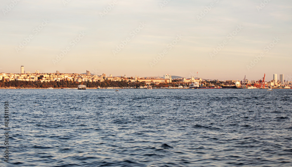 Fototapeta premium coastline view of the istanbul city