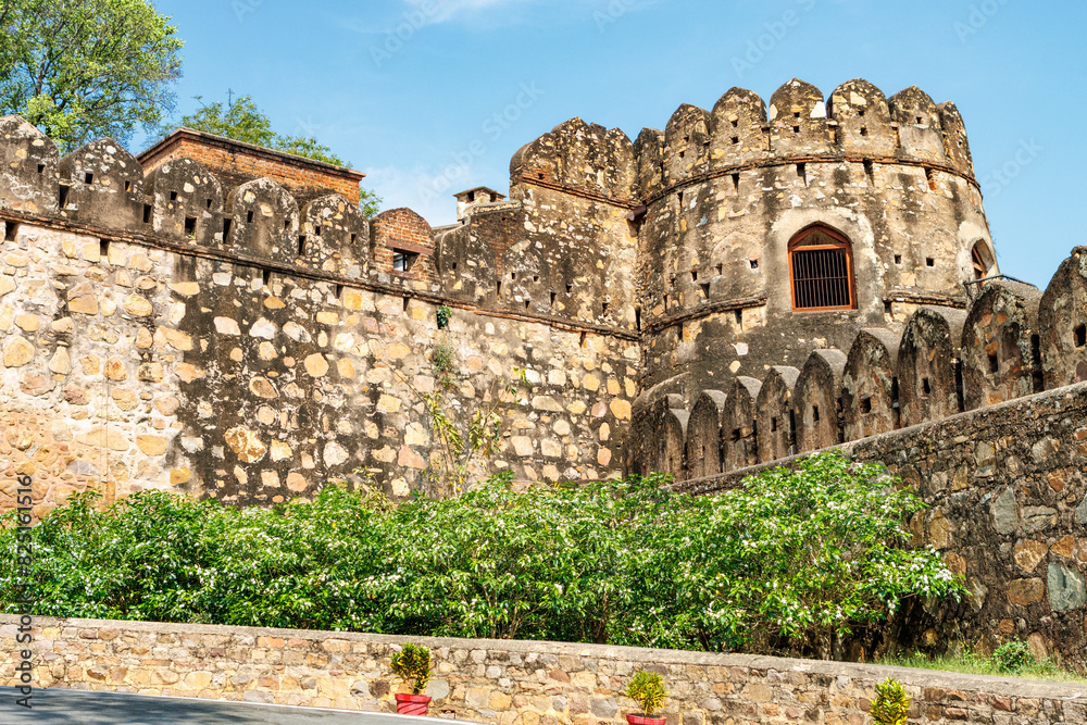 Fototapeta premium Facade of Jhansi fort in Jhansi, Budelkhand, Uttar Pradesh, India, Asia