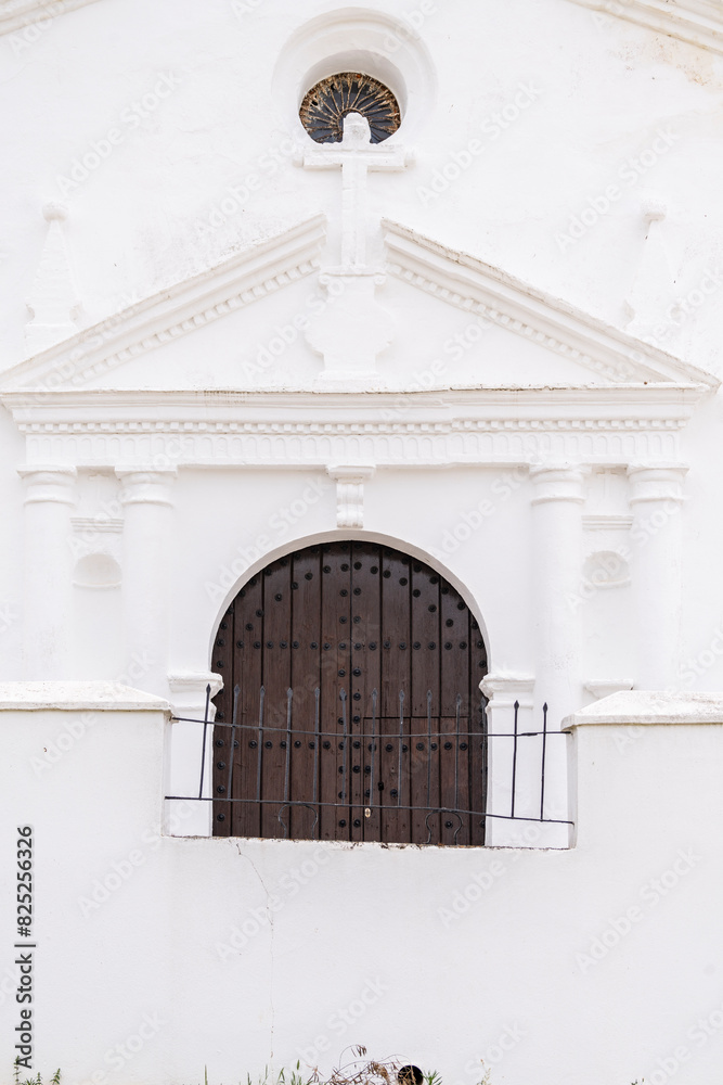 Φωτογραφία whitewashed church, 18th century, El Pozuelo, municipal district of Zalamea la R