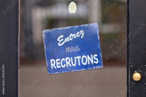 Come in, we're recruiting - Sign written in French © BreizhAtao