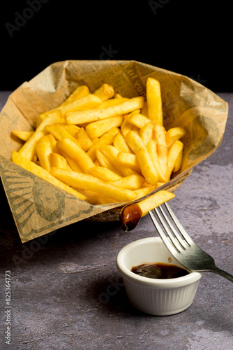 Chips with BBQ sauce