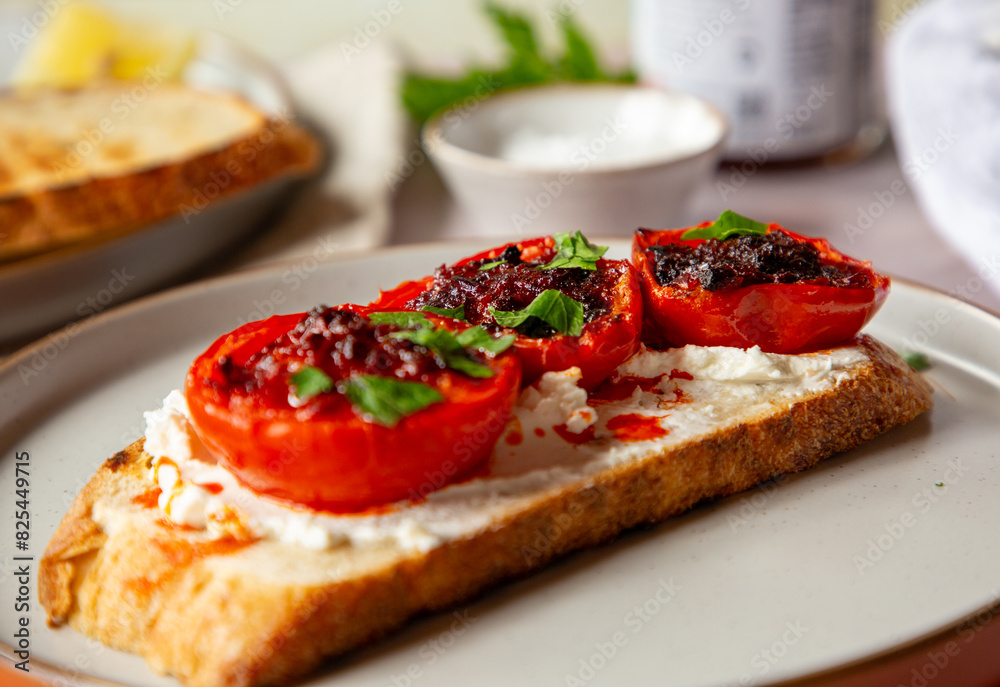 Tomatoes on toast Tomatoes on toast