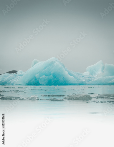 Scenic view of Jokulsarlon Glacial Lake in Iceland. © Wirestock