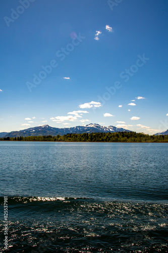 Blick über den Chiemsee zur Fraueminsel