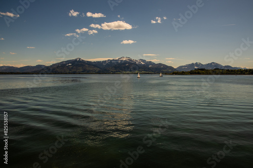 Impressionen vom Chiemsee im Hintergrund die Kampenwand