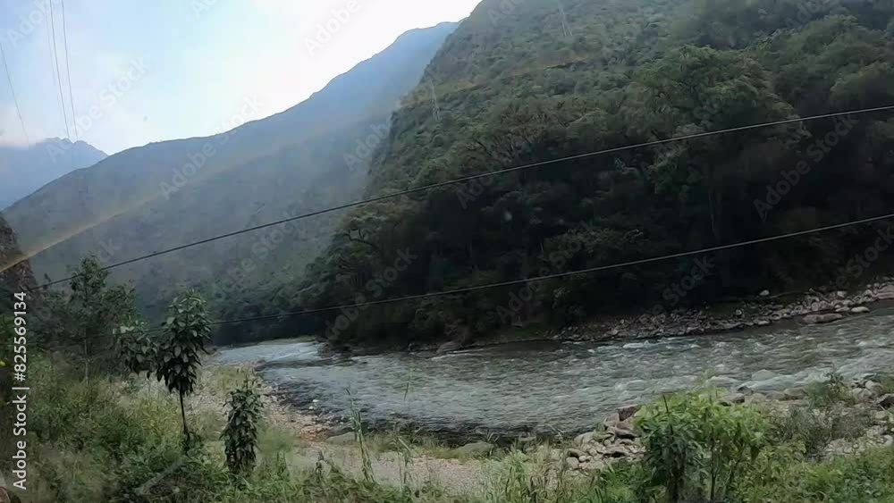 Viaje en tren a Machu Picchu, turismo y concepto de viaje.transporte tren naturaleza ,concepto de viaje ,vida