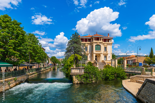 Fototapeta Naklejka Na Ścianę i Meble -  Village of Isle sur la Sorgue, in Vaucluse, in the Provence Alpes Côte d'Azur region, France