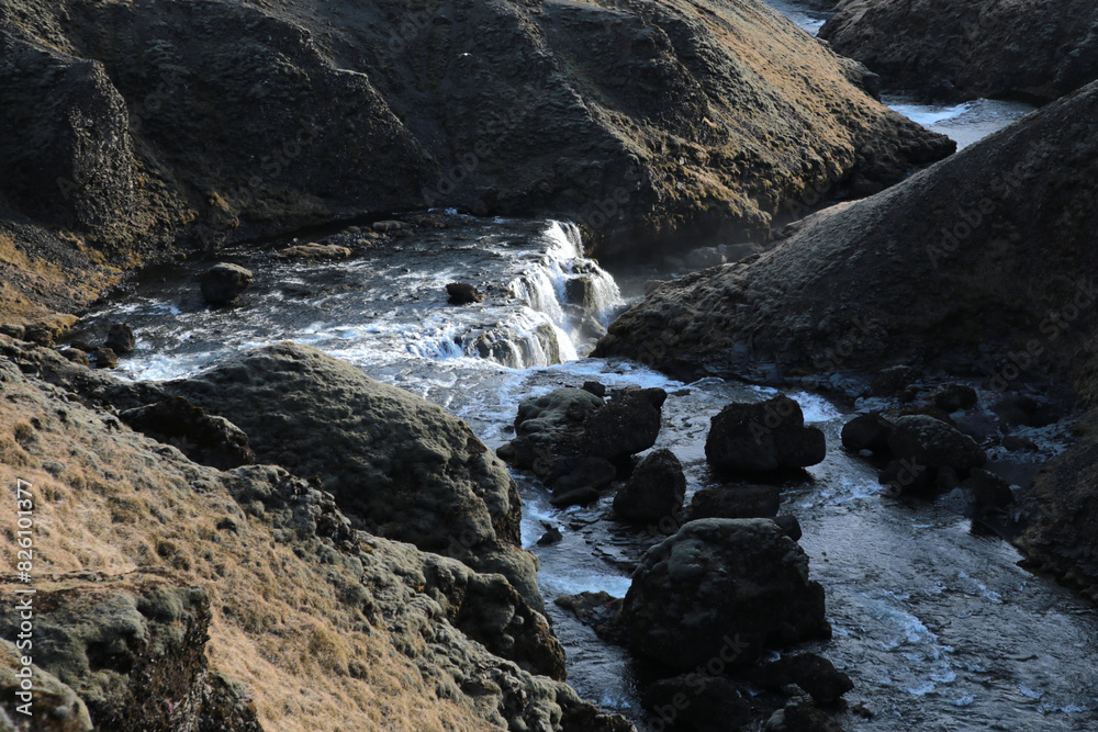 Island, Wasserfall am Verlauf des Skogafoss Island, Wasserfall am Verlauf des Skogafoss